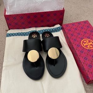Brand new! Tory Burch Patos Disk Leather Sandal Black Sz 8
